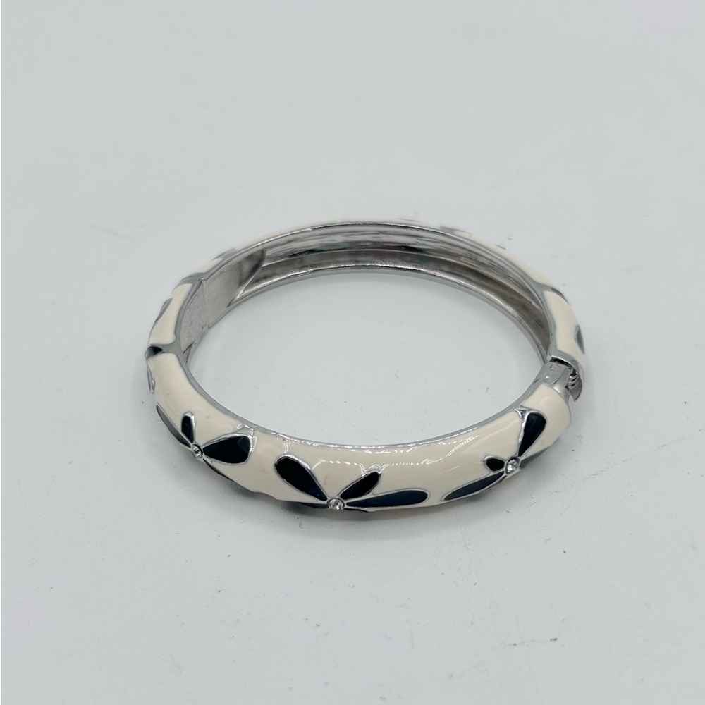 Vintage Cloisonne Hinged Black And White Bangle Bracelet Silver Tone